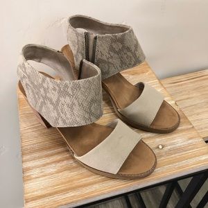 EUC TOMS Majorca sandals